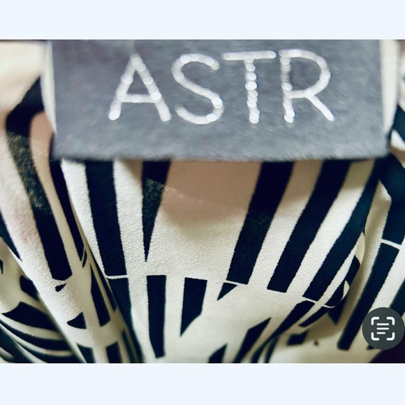 Astr Black and White Striped Blouse - Picture 8 of 10
